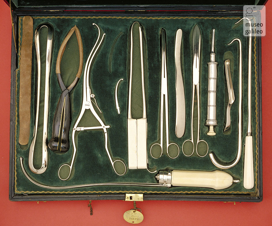 Surgical instruments for obstetrical and gynecological procedures (Dep. OSMN, Firenze)