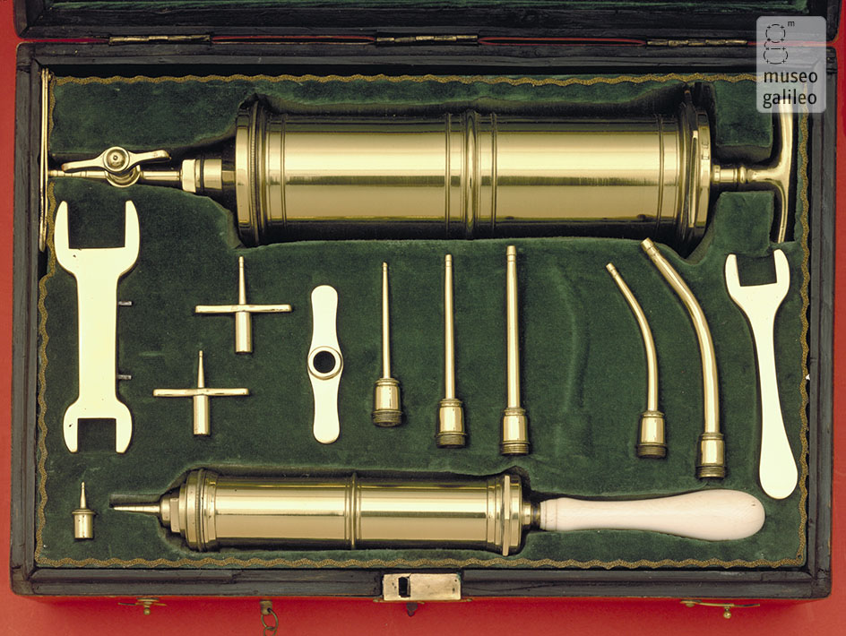 Surgical instruments for operations on the skull (Dep. OSMN, Firenze)