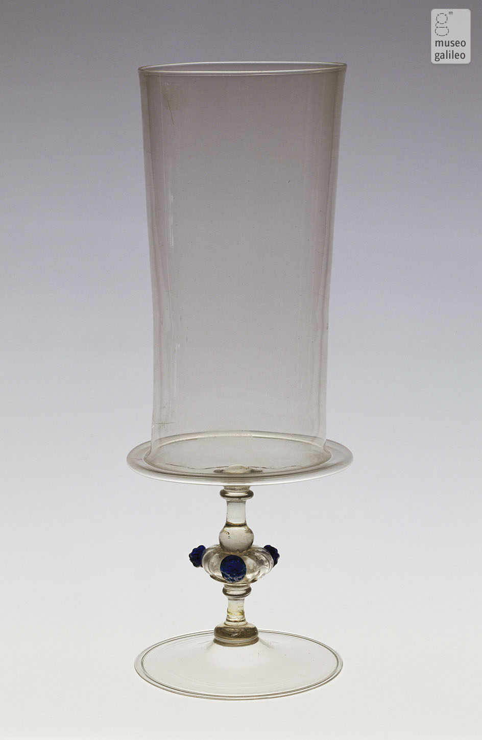 Cylindrical vase (Inv. 252)