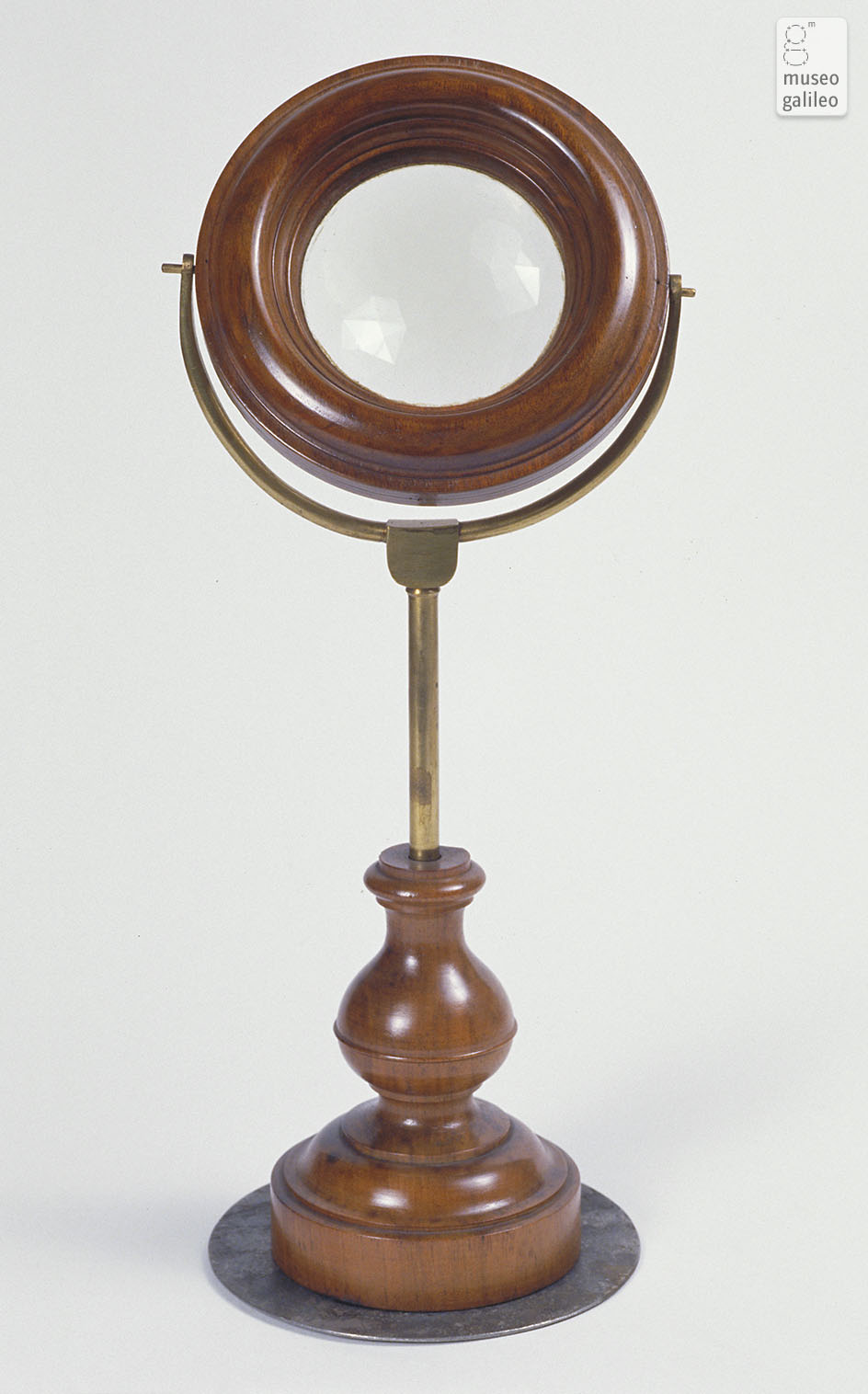 Mounted prismatic lens (Inv. 769)
