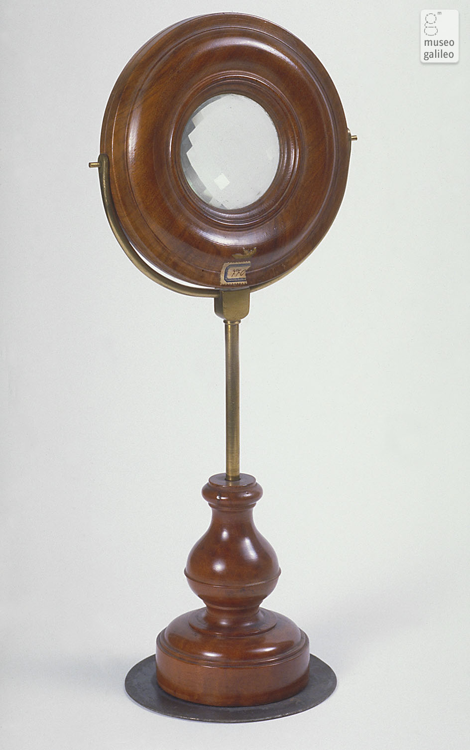 Mounted prismatic lens (Inv. 770)