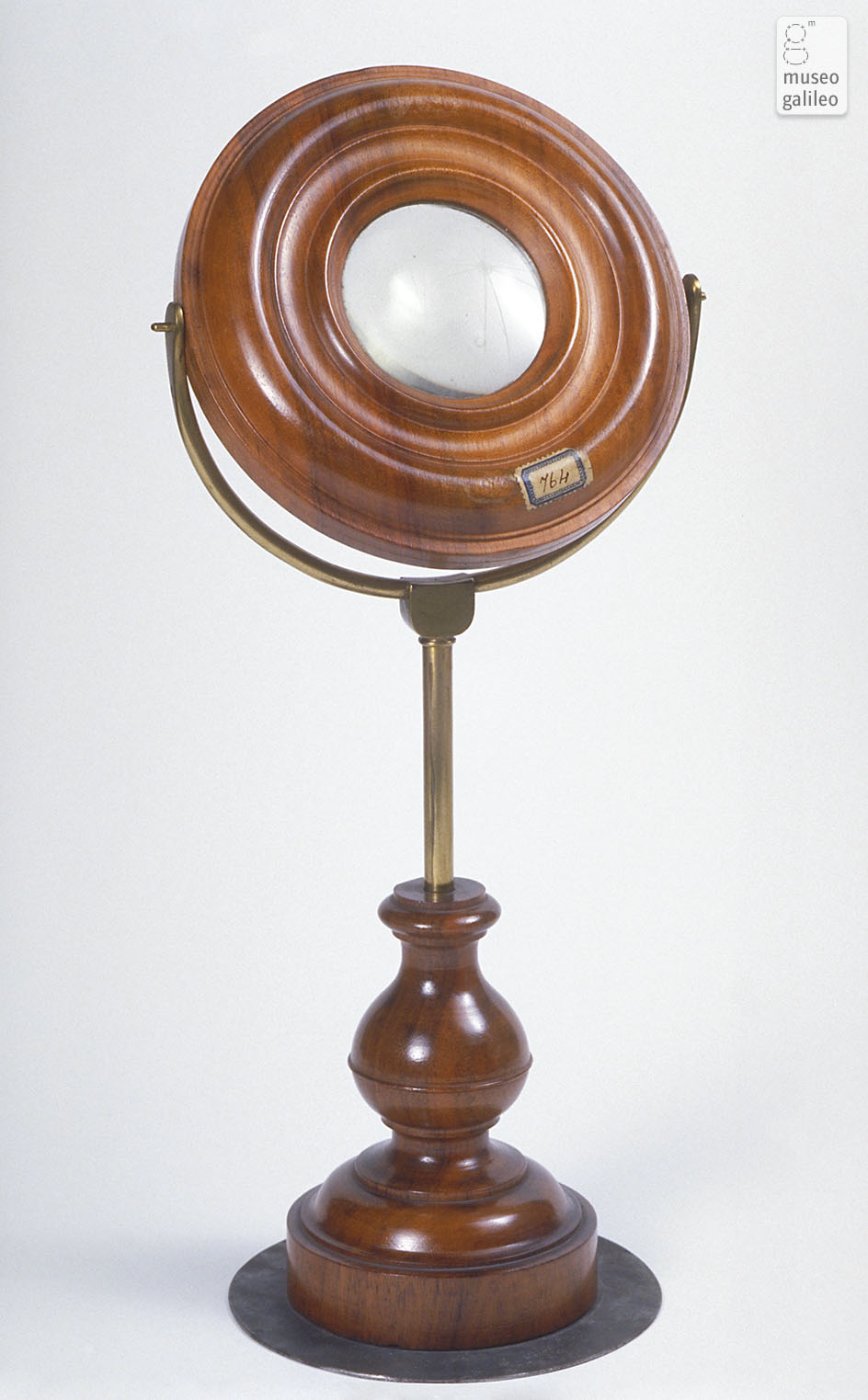 Lens with mount (Inv. 764)