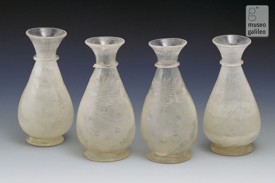 Vases (Inv. 2064, 2065)